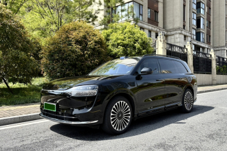 鸿蒙智行 问界M9 2025款 增程 Ultra版 52kWh 6座版 (192线激光雷达）