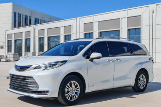 丰田 赛那SIENNA 2023款 2.5L混动 豪华版