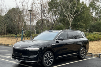 鸿蒙智行 问界M9 2025款 增程 Ultra版 52kWh 6座版