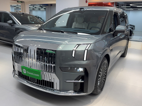 极氪009 2024款 六座行政版四驱 108kWh