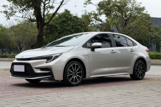 丰田 雷凌 2023款 智能电混双擎 1.8L 运动版