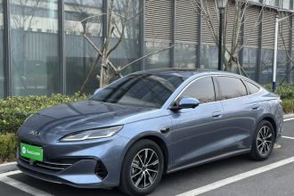 比亚迪 海豹06新能源 2025款 DM-i 智驾版 120KM尊荣型