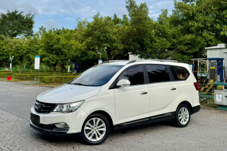 宝骏730 2016款 1.5L 手动舒适型 7座 国V