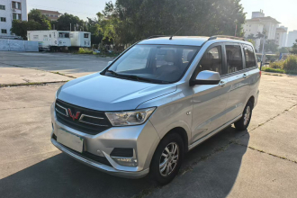 五菱汽车 五菱宏光 2019款 1.5L S舒适型国VI LAR