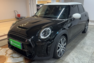 MINI 2022款 改款 2.0T COOPER S 经典派 五门版