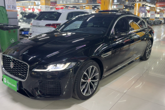 捷豹XFL 2022款 XFL 2.0T P250 两驱精英运动版