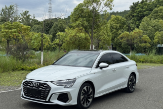 奥迪A3 2023款 改款 A3L Limousine 35 TFSI 时尚运动型