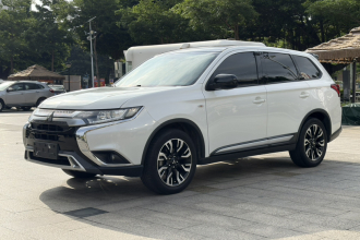 三菱 欧蓝德 2020款 2.0L 两驱畅行版 5座