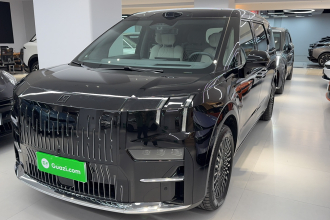 极氪009 2024款 六座行政版四驱 108kWh