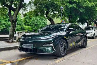 吉利银河 银河星耀8 2025款 130km EM-i 尊享版