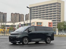 吉利银河 翼真L380 2024款 140度 6座 四驱Ultra