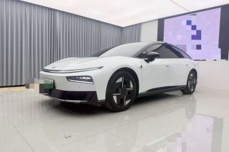 小鹏P7+ 2026款 纯电 725 Max 旗舰版
