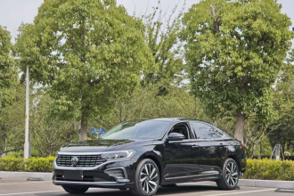 大众 帕萨特 2024款 380TSI 龙腾版