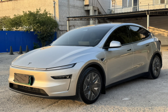 特斯拉 Model Y L 2025款 长续航全轮驱动版