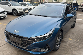 现代 伊兰特 2022款 1.5L CVT LUX尊贵版