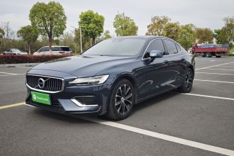 沃尔沃S60 2021款 T4 智逸豪华版