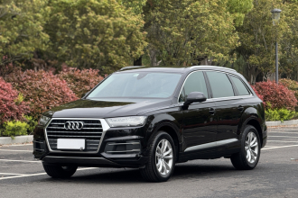 奥迪Q7 2018款 40 TFSI 舒适型