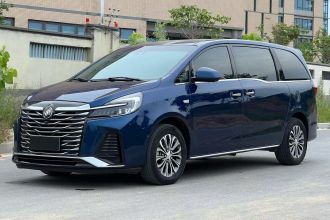 别克GL8 2023款 陆上公务舱 智慧尊贵型