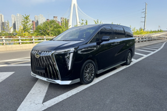 广汽传祺 传祺M8 2024款 宗师系列 400T 至尊版