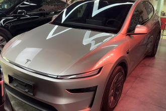 特斯拉 Model Y L 2025款 长续航全轮驱动版