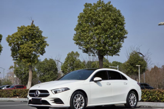 奔驰A级 2022款 改款 A 200 L 运动轿车时尚型