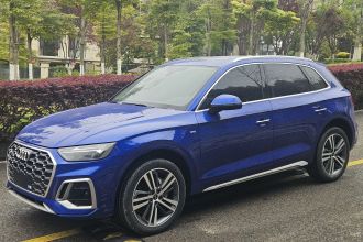 奥迪Q5L 2022款 改款 40T 豪华动感型