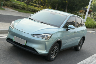哪吒汽车 哪吒V 2022款 潮 300 Lite 三元锂