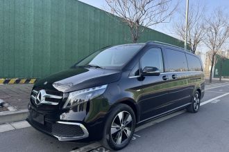 奔驰V级 2022款 V 260 L 长轴距尊贵版