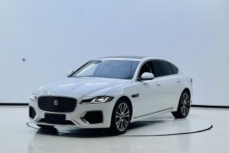 捷豹XFL 2024款 2.0T P250 两驱尊享豪华版