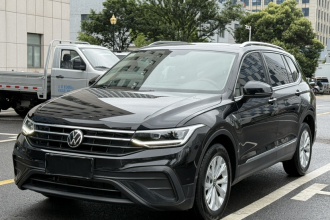 大众 途观L 2024款 出众款 300TSI 自动两驱龙腾版