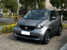 smart fortwo 2019款 0.9T 66千瓦硬顶风擎版 国VI