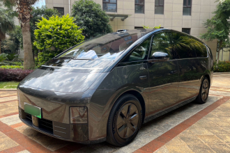 理想汽车 理想MEGA 2025款 Home 家庭特别版