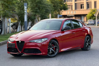 阿尔法·罗密欧 Giulia朱丽叶 2021款 2.0T 280HP Veloce Ti 竞速版