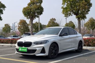 宝马1系 2023款 125i M运动曜夜版