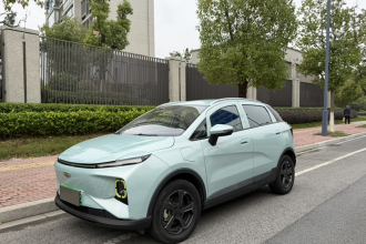 吉利几何E萤火虫 2023款 320KM 乖帅虎 5座