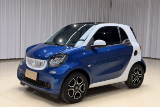 smart fortwo 2016款 0.9T 66千瓦硬顶先锋版