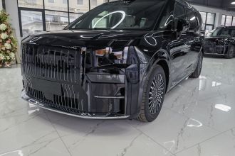 极氪009 2024款 六座行政版四驱 108kWh