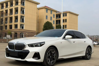 宝马5系 2025款 530Li 尊享型 M运动套装