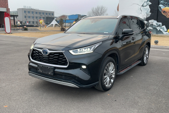 丰田 汉兰达 2022款 双擎 2.5L 四驱尊贵版 7座