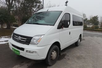 上汽大通MAXUS 新途V80 2023款 2.0T 手动经典傲运通短轴中顶5/6座