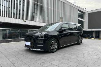 极氪009 2024款 七座过道版四驱 108kWh