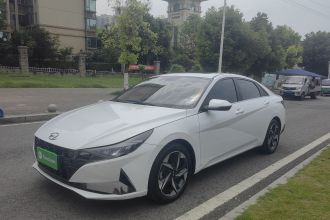 现代 伊兰特 2022款 240TGDi DCT LUX尊贵版