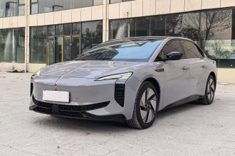 红旗EH7 2025款 640 四驱 智选版