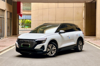 奥迪Q5 e-tron 2023款 40 e-tron 闪耀型 机甲套装