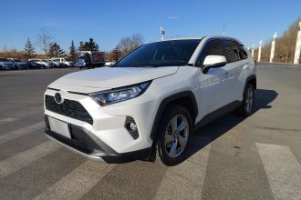 丰田 RAV4荣放 2022款 2.0L CVT两驱风尚Plus版
