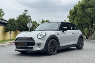 MINI 2019款 1.5T COOPER 艺术家