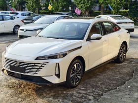长安 逸动PHEV 2025款 智慧新蓝鲸 145KM 战舰版