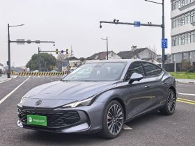 名爵 MG7 2025款 2.0T 405 AT奢享版