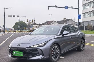 名爵 MG7 2025款 2.0T 405 AT奢享版