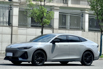 长安UNI-V 智电iDD 2023款  智电iDD 1.5T 113km智趣型
